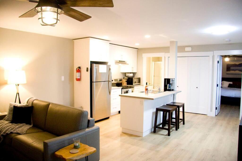 M&M'S Maple Bay Mountain Guesthouse - Licensed Duncan Exterior foto
