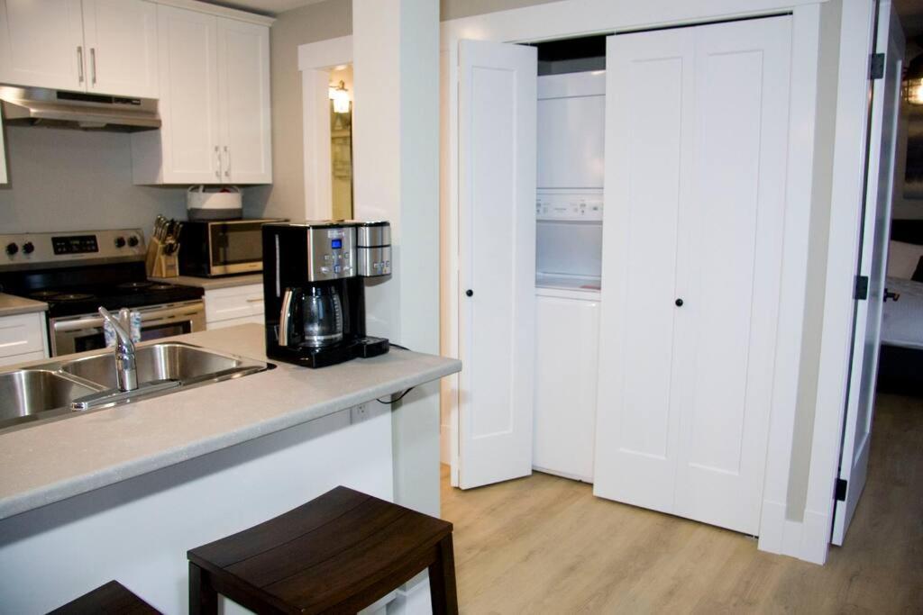 M&M'S Maple Bay Mountain Guesthouse - Licensed Duncan Exterior foto